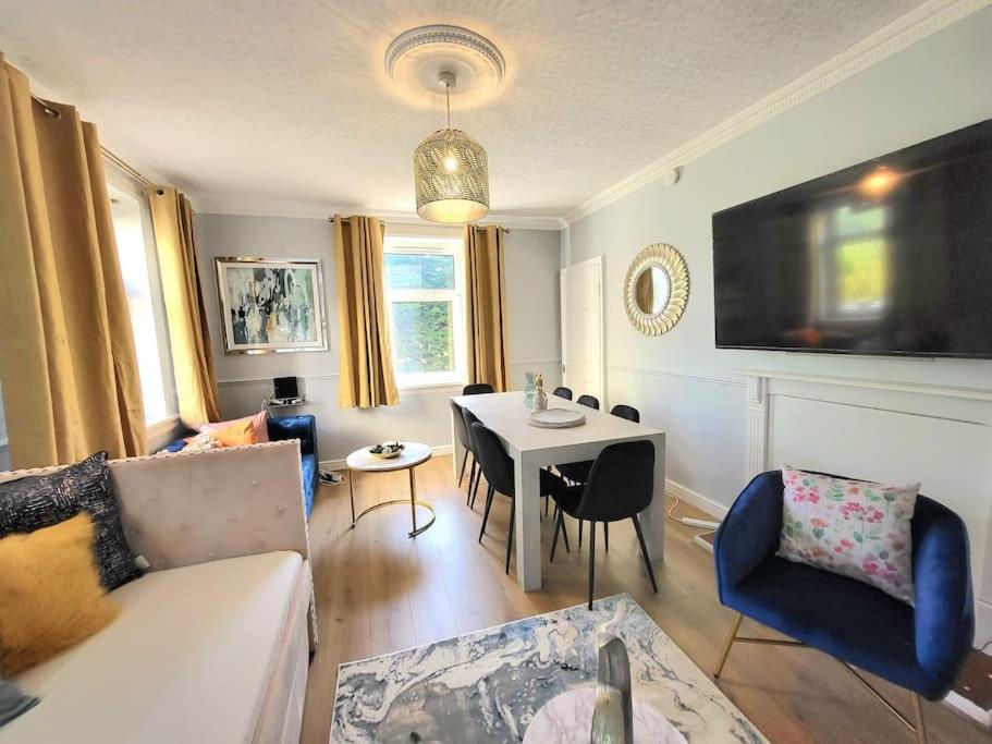 4 Bedrooms Apartment By Sensational Stay Short Lets & Serviced Accommodation エディンバラ エクステリア 写真