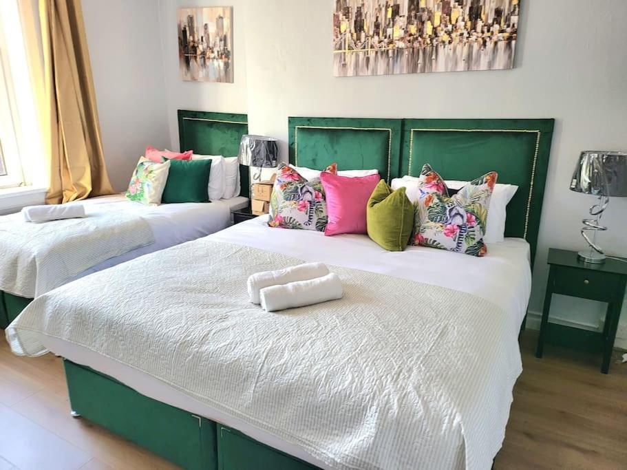 4 Bedrooms Apartment By Sensational Stay Short Lets & Serviced Accommodation エディンバラ エクステリア 写真